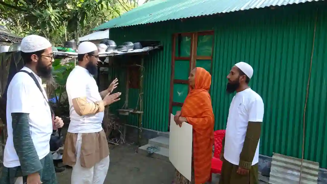 বন্যা পুনর্বাসন এর ঘর পরিদর্শনে নাসীহা ফাউন্ডেশনের কমকর্তাবৃন্দ (1)