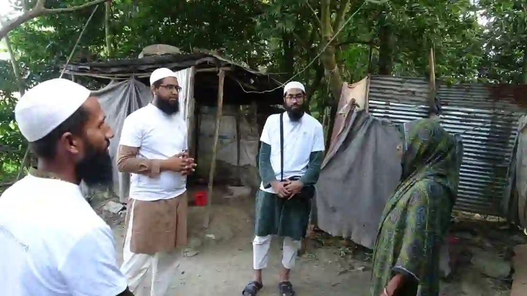বন্যা পুনর্বাসন এর ঘর পরিদর্শনে নাসীহা ফাউন্ডেশনের কমকর্তাবৃন্দ.JPG (1)