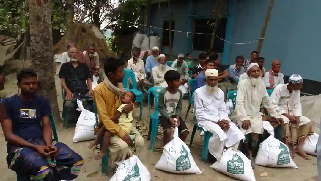 রমাদান উপলক্ষে অসচ্ছল মানুষের মাঝে ১ মাসের খাদ্যদ্রব্য বিতরণ2